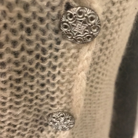 Others Follow loose knit tan &gray cardigan small - Picture 6 of 8